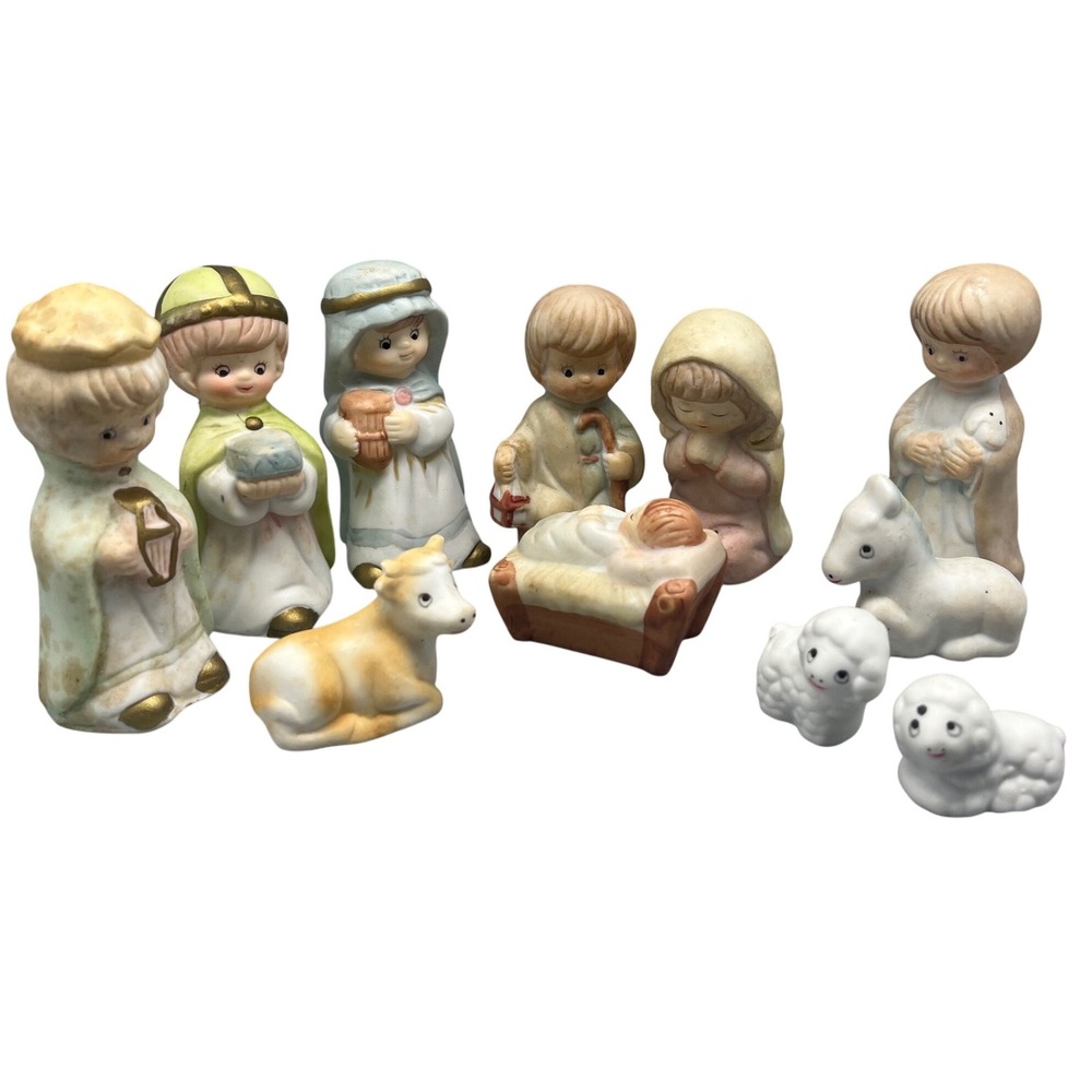 Vintage Nativity Taiwan Ceramic bisque‎ 11 piece set